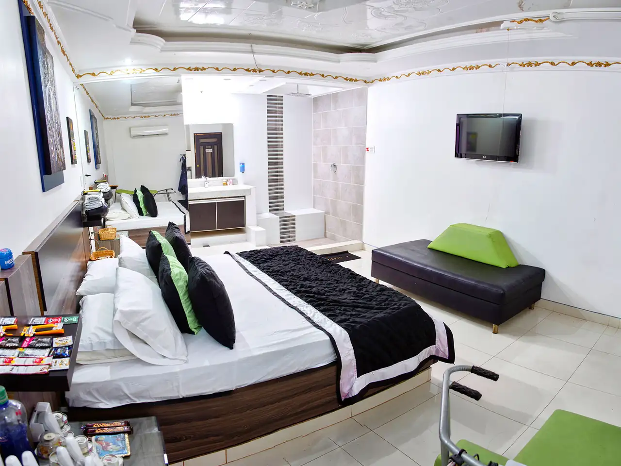 Suite 19